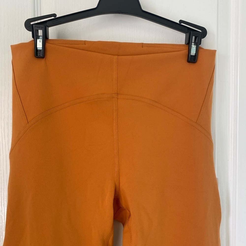 Lululemon Instill HR tight 25” size-10 - Picture 6 of 6